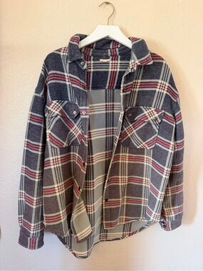 Ecoté Plaid Button-Up Shacket in Navy, Cream & Pink